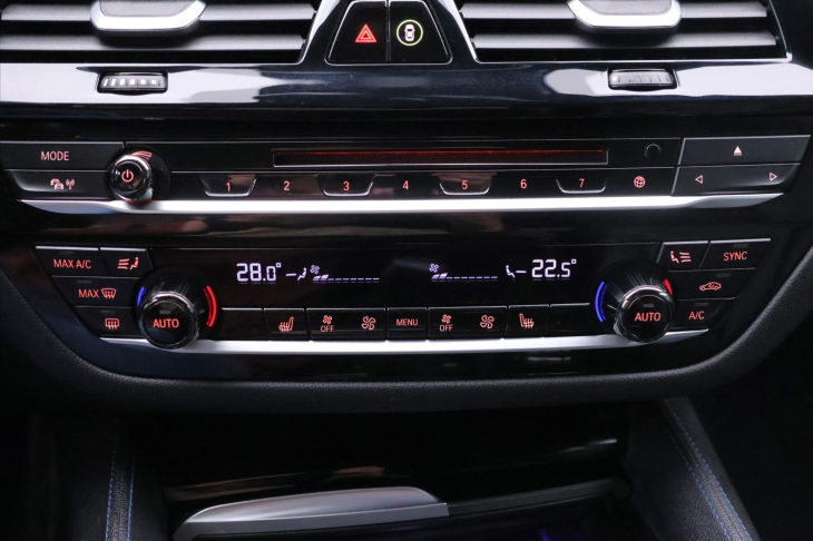 BMW Řada 5 3,0 530d xDrive 195kW M-paket