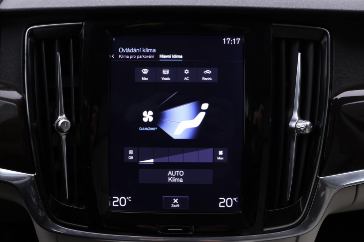 Volvo V90 2,0 D4 AWD Aut CZ Momentum DPH