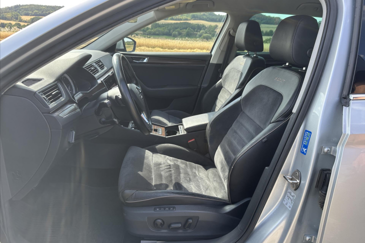 Škoda Superb 2,0 TDI 140kW DSG Scout 4x4 CZ