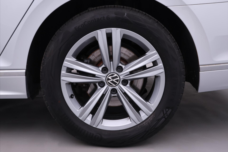 Volkswagen Passat 2,0 TDI 110kW DSG R-line 1.Maj