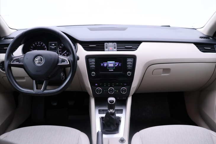 Škoda Octavia 1,6 TDI Elegance DPH CZ