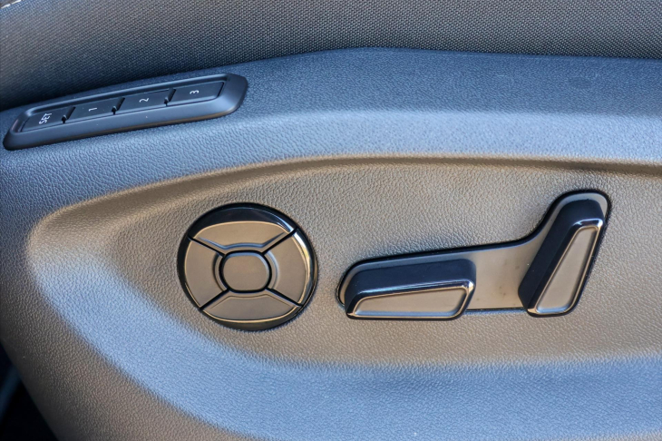 Škoda Kodiaq 2,0 TDI DSG 4x4 Sportline 7-Míst