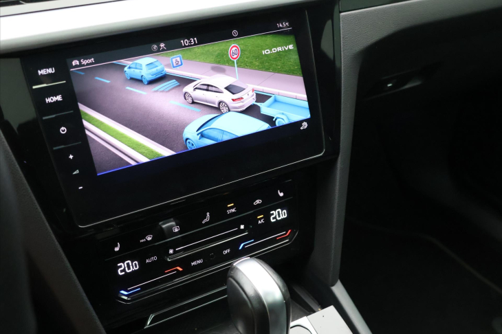 Volkswagen Arteon 2,0 TSI 206kW 4M DSG R-Line CZ DPH