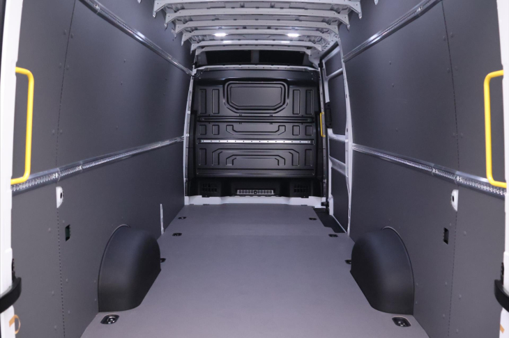 Volkswagen Crafter 2,0 TDI 35 Automat L5H2 Tažné