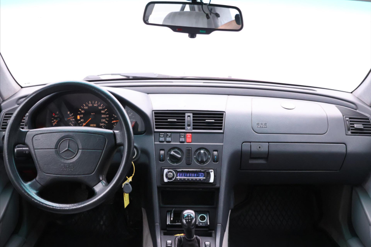 Mercedes-Benz Třídy C 1,8 180 90kW LPG CZ Tažné