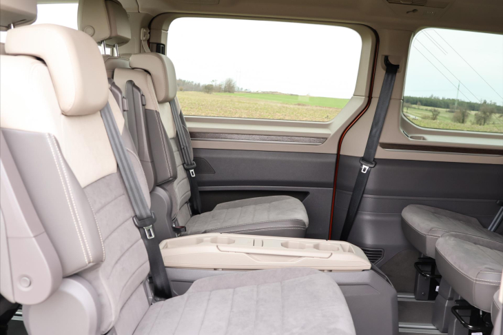 Volkswagen Multivan 2,0 TDI DSG Long Style 7-Míst