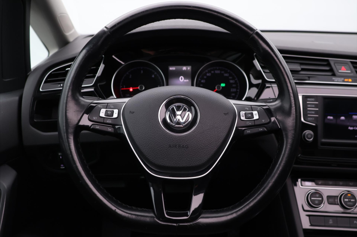 Volkswagen Touran 1,6 TDI DSG Panorama LED 1.Maj