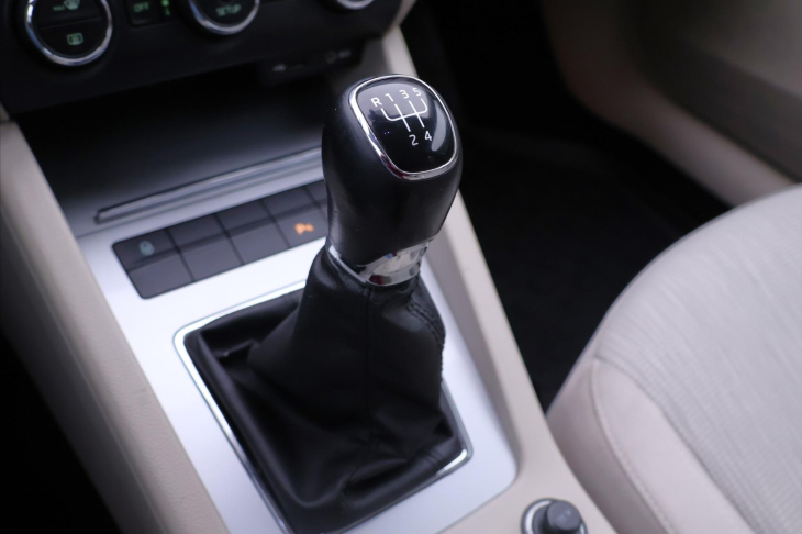 Škoda Octavia 1,6 TDI Elegance DPH CZ