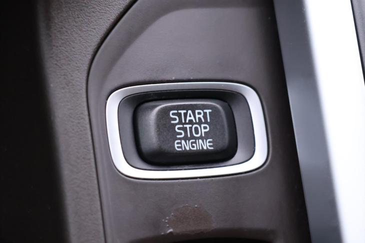 Volvo XC60 2,4 D3 120kW AWD AT Summum