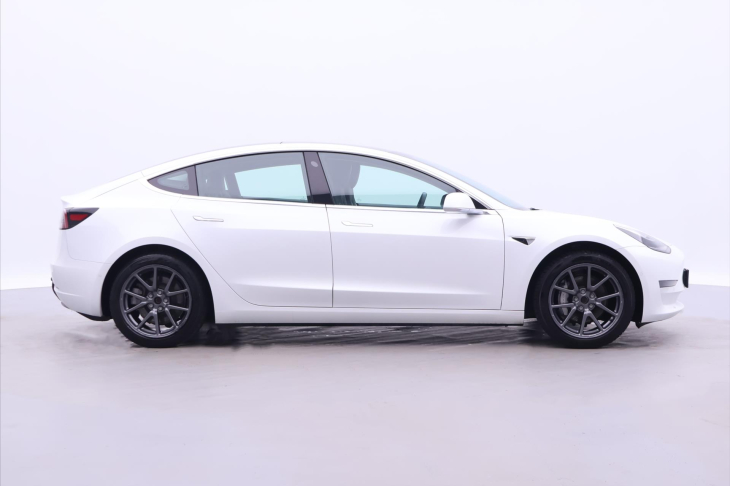 Tesla Model 3 Long Range AWD tažné DPH