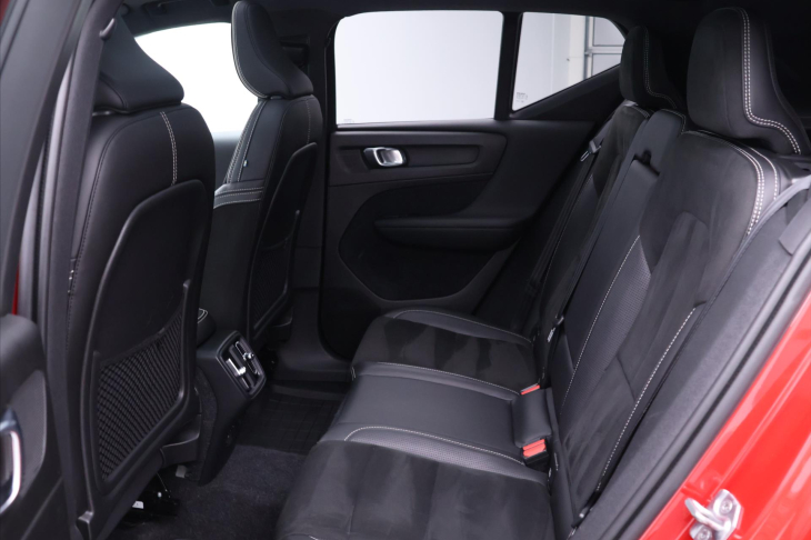 Volvo XC40 2,0 182KW R-DESIGN Kamera DPH