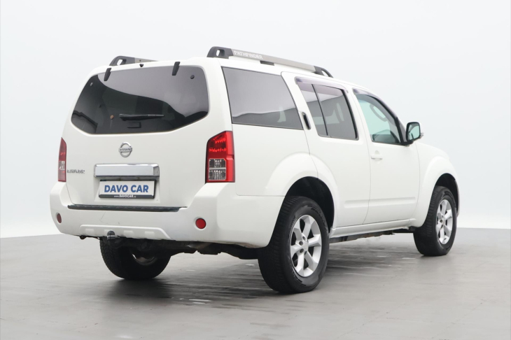 Nissan Pathfinder 2,5 dCi 140kW 4x4 7-Míst Tažné