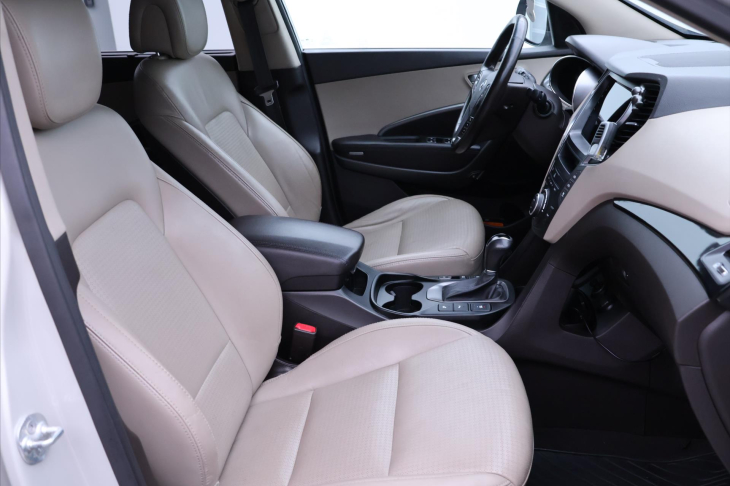 Hyundai Grand Santa Fe 2,2