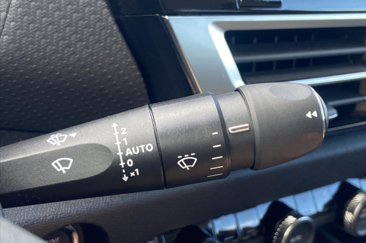 Citroën C4 1,2 PT 96kW Shine Aut Kůže HUD