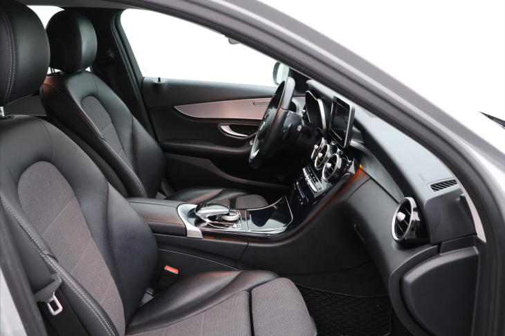 Mercedes-Benz Třídy C 2,1 220d 125kW Aut. LED