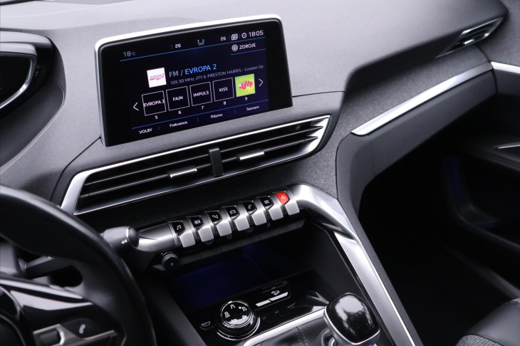 Peugeot 3008 1,2 PureTech 96KW CZ ALLURE