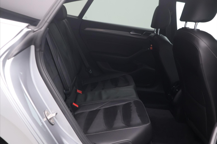 Volkswagen Arteon 2,0 TDi DSG R-line Pano