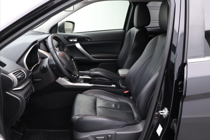 Mitsubishi Eclipse Cross 1,5 T-Mivec 120kW LED Kůže