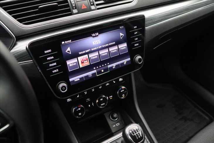 Škoda Superb 2,0 TDI Virtual Matrix Webasto