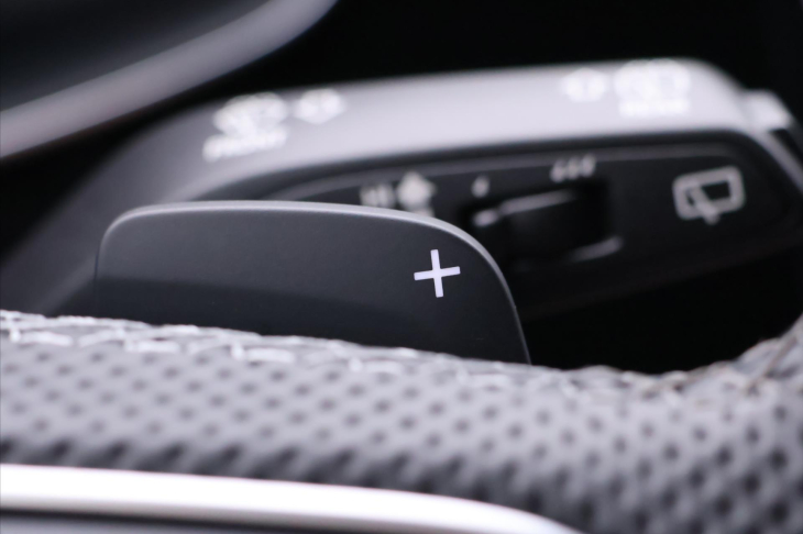 Audi Q7 3,0 TDI 210kW S-line CZ 1 Maj