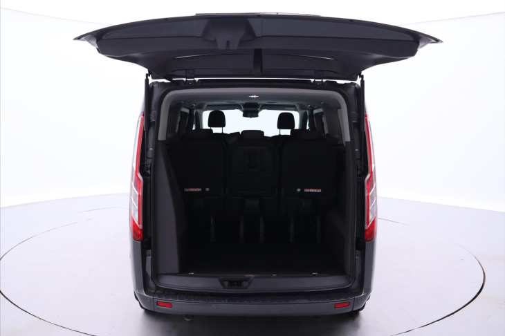 Ford Tourneo Custom 2,0 TDCi Aut. CZ 8-Míst L2 DPH