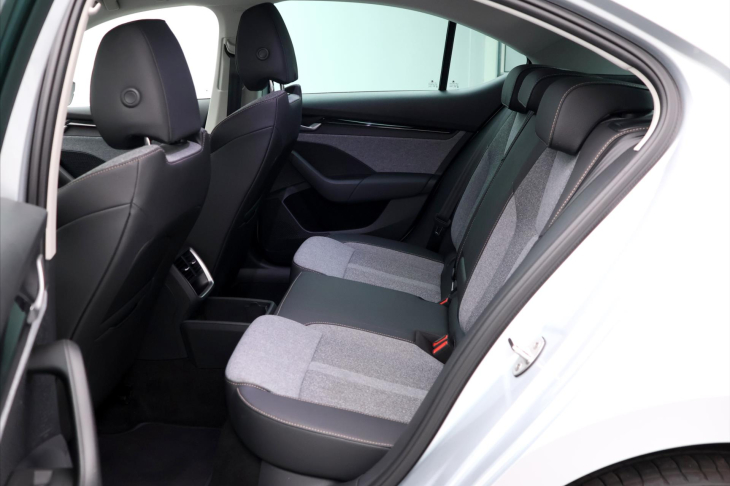 Škoda Octavia 1,5 TSI 110kW Top Select. CZ DPH