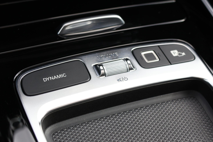 Mercedes-Benz GLB 2,0 200d 4MATIC AMG Premium +