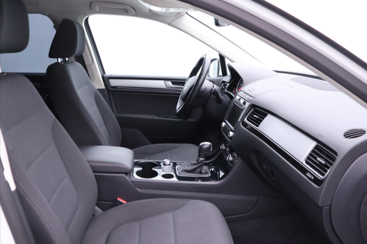 Volkswagen Touareg 3,0 TDI 193kW 4x4  Tažné CZ