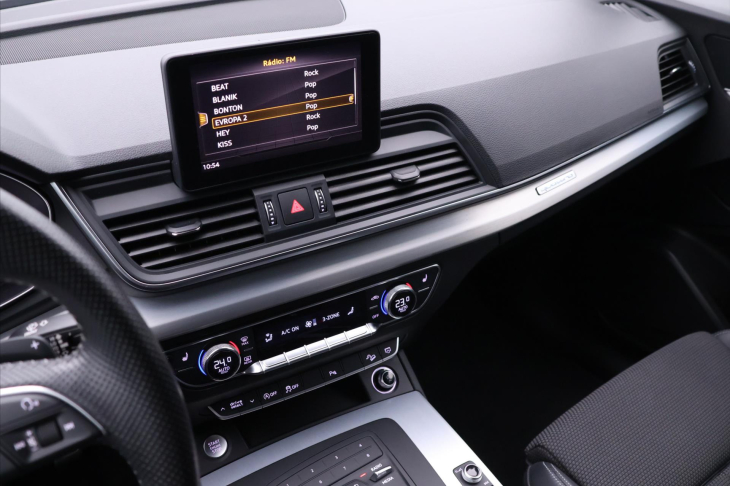 Audi Q5 2,0 TDI S-line 4x4 CZ