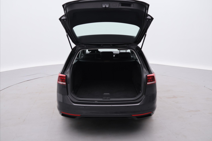 Volkswagen Passat 1,5 TSI 110 kW Business DPH CZ