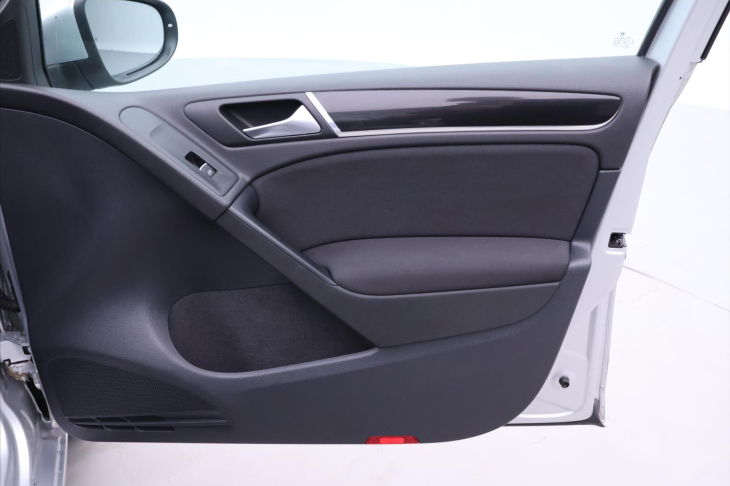 Volkswagen Golf 2.0 GTI 155kW DSG Xenon CZ