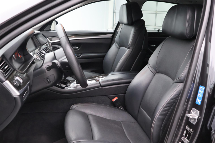 BMW Řada 5 3,0 D 190 kW X-Drive Luxury Line