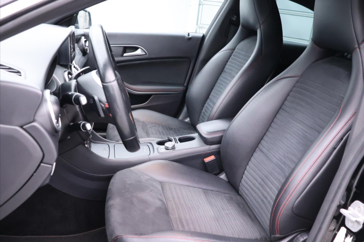 Mercedes-Benz CLA 2,1 220d 125kW Aut. AMG Kůže