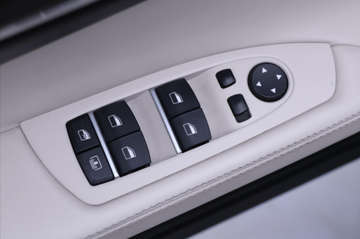 BMW Řada 7 3,0 190kW Xdrive ALU Kůže Šíbr