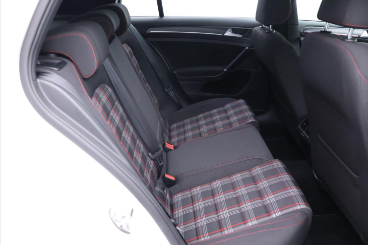 Volkswagen Golf 2,0 TSI GTI 180kW DSG Virtual