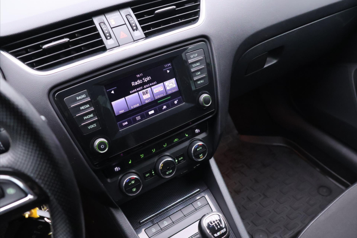 Škoda Octavia 2,0 TDI RS 135kW Xenon Kůže