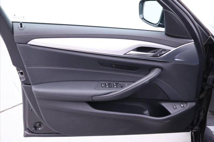 BMW Řada 5 2,0 530e xDrive Automat CZ DPH