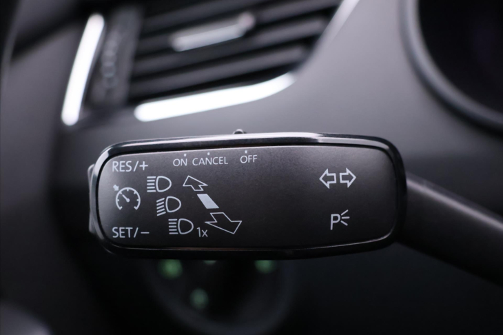 Škoda Octavia 1,8 TSI 132kW DSG Elegance CZ