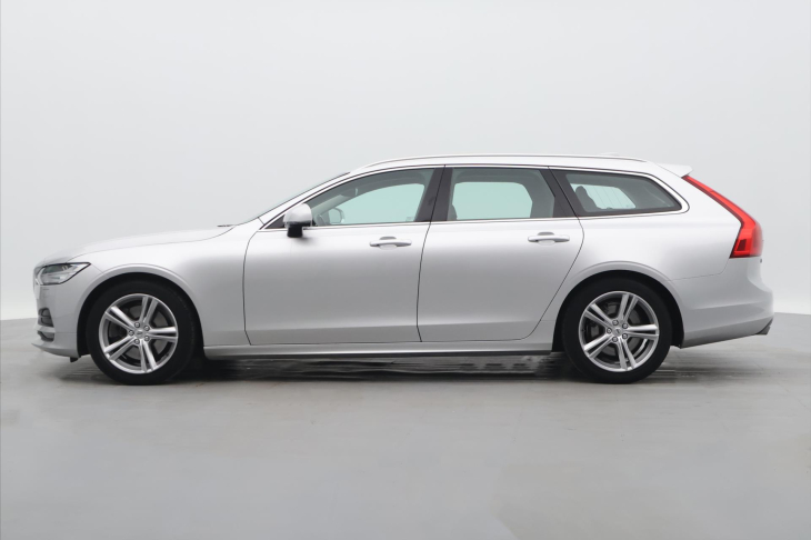 Volvo V90 2,0 T5 184kW Momentum CZ DPH