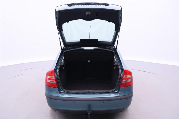 Škoda Octavia 1,6 i 75kW Elegance Tempomat