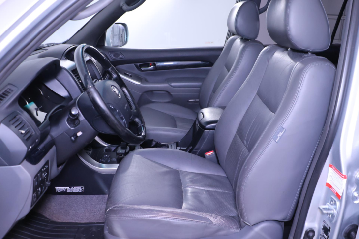 Toyota Land Cruiser 3,0 D4-D Aut. CZ Lux+ Kůže DPH