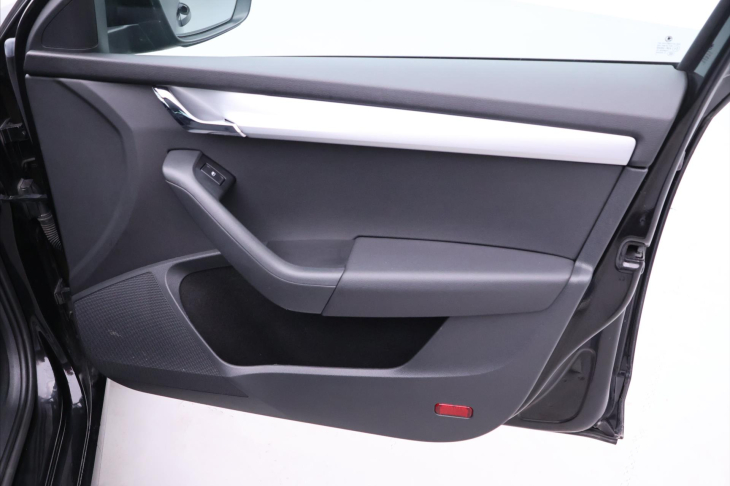 Škoda Octavia 1,6 TDI 85kW Ambition Fresh CZ