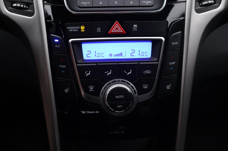 Hyundai i30 1,6 CVVT 88kW CZ 1.Maj