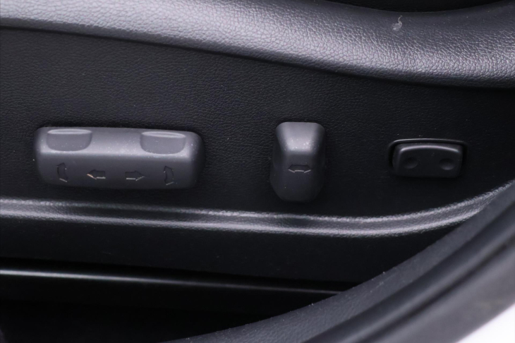 Hyundai i30 1,6 GDi 99kW Aut. CZ Weekend