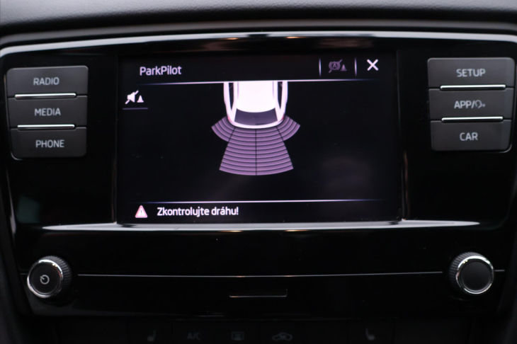 Škoda Octavia 1,6 TDI 85kW Ambition Fresh CZ