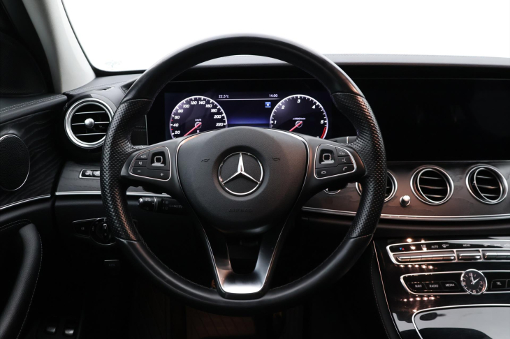 Mercedes-Benz Třídy E 2.0 220d 143kW 4Matic Aut.