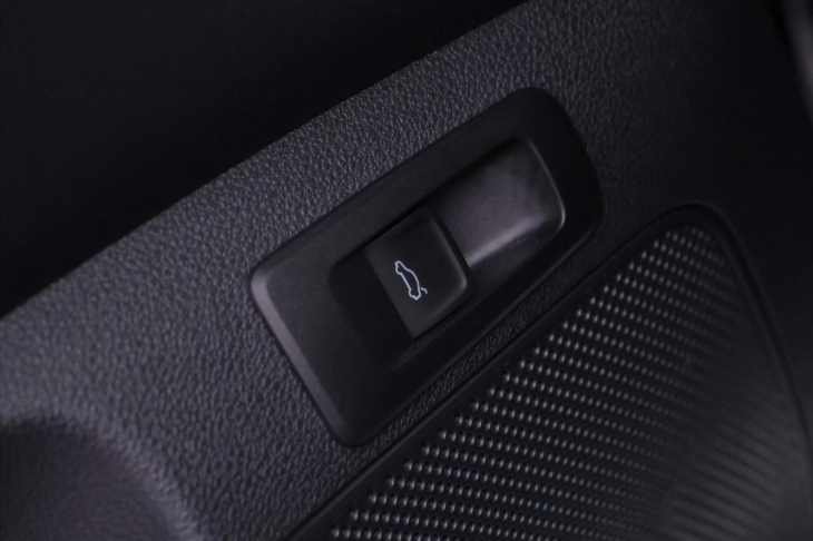 Škoda Karoq 2,0 TSI DSG 4x4 Sportline DPH