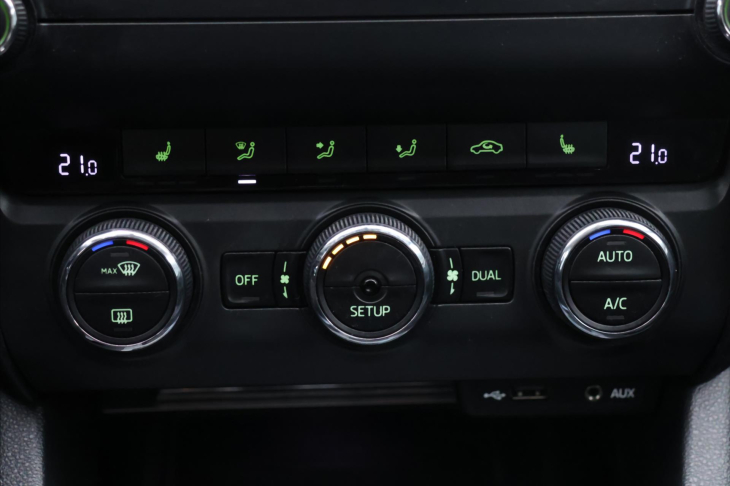 Škoda Octavia 1,4 103 kW AUT Elegance CZ