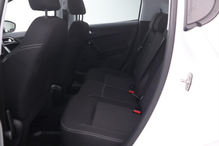 Peugeot 208 1,2 PureTech Klima CZ 1.Maj.