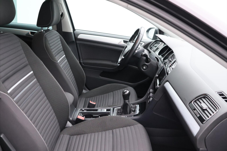 Volkswagen Golf 1,4 TSI 90kW Cup 1.Majitel